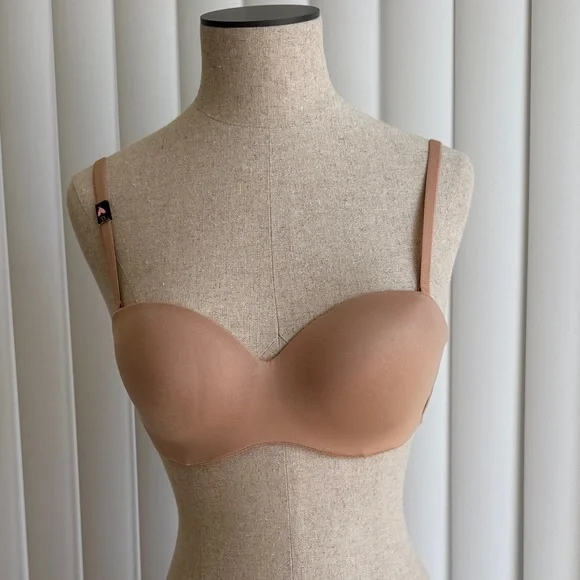NWT Victoria’s Secret Lightly-Lined Strapless Bra	32C - Picture 3 of 8
